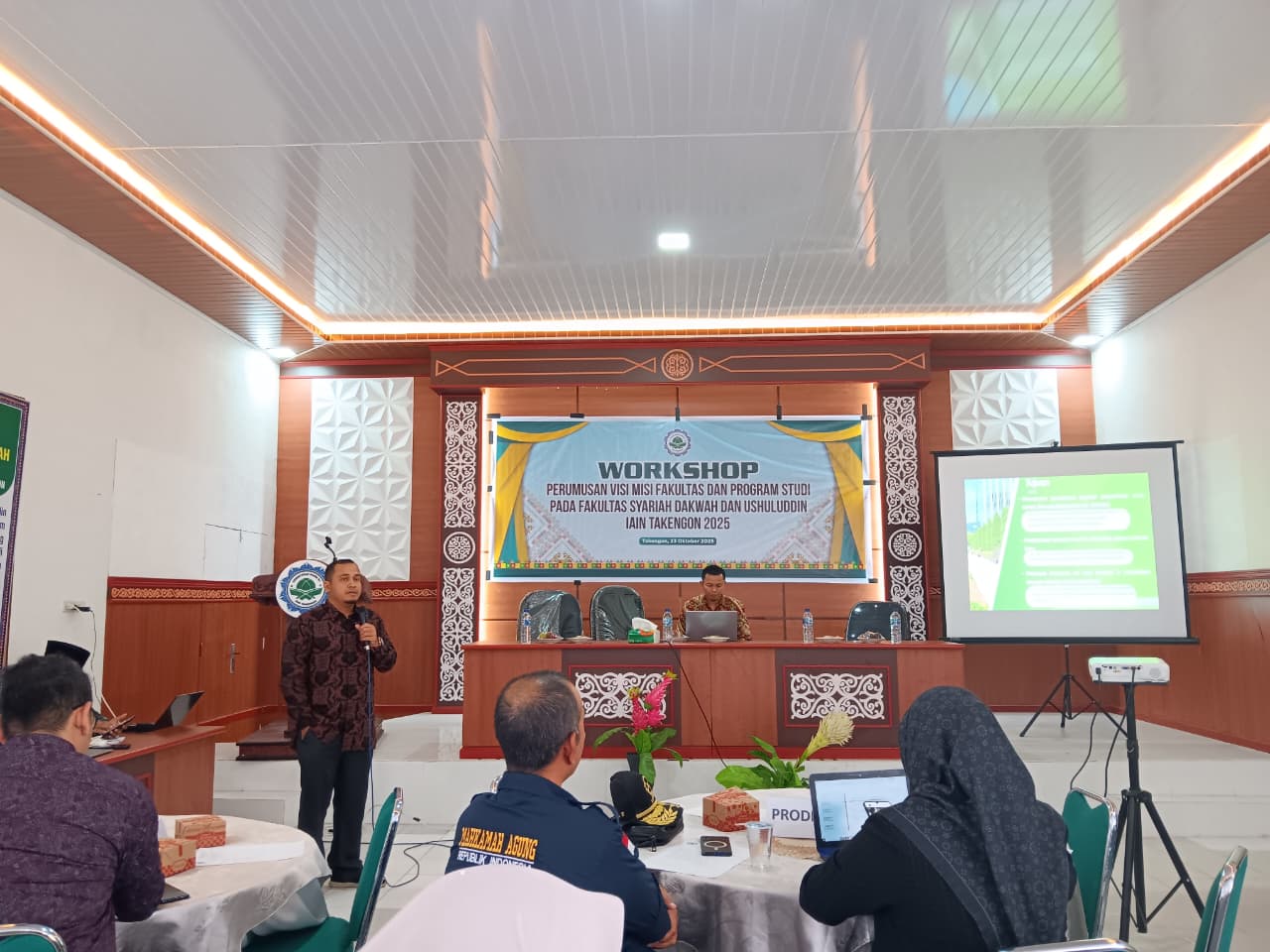 Kepala Pusat Pengembangan Standar Mutu Tata Kelola dan Kemahasiswaan LPM IAIN Takengon Dorong Penguatan Visi dan Misi Fakultas Melalui Workshop